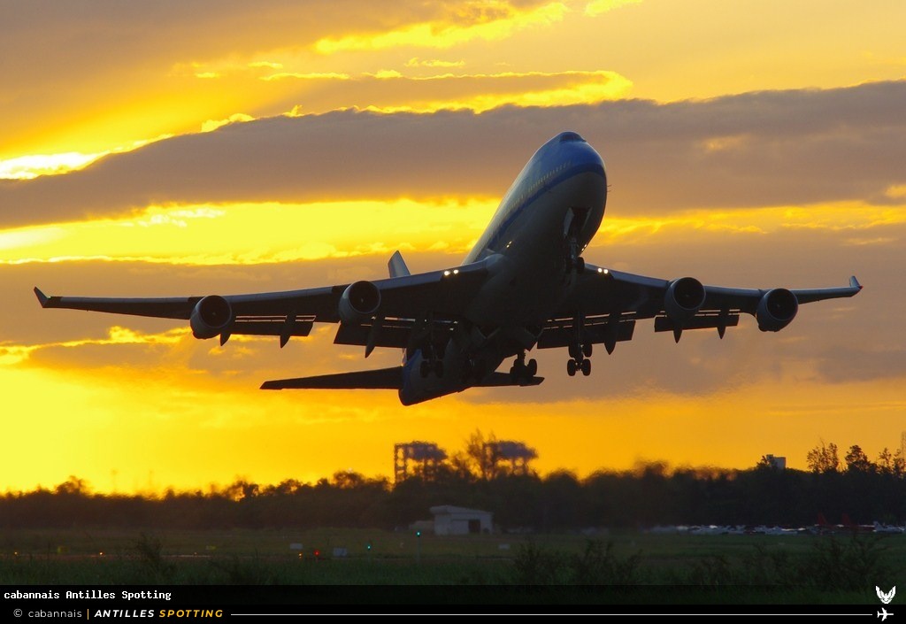 F-HKIS · Boeing 747-400, Corsairfly, Martinique – Aimé Césaire