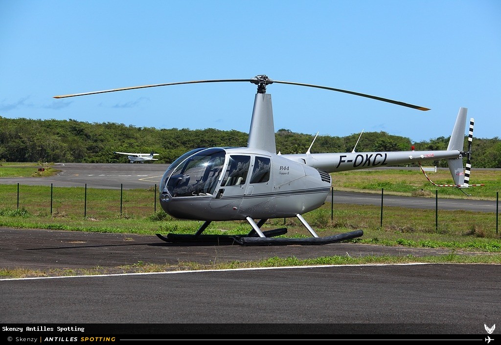 F-OKCL · Robinson R44, Héli Blue, Pointe-à-Pitre – Maryse Condé