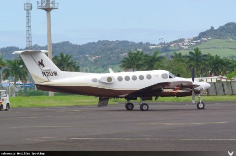 N2UW · Beechcraft King Air 90, Martinique – Aimé Césaire