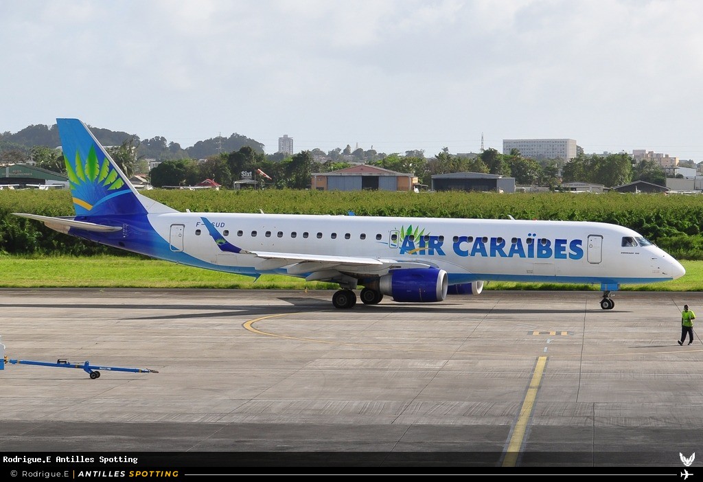 F-OSUD · Embraer E190, Air Caraïbes, Pointe-à-Pitre – Maryse Condé