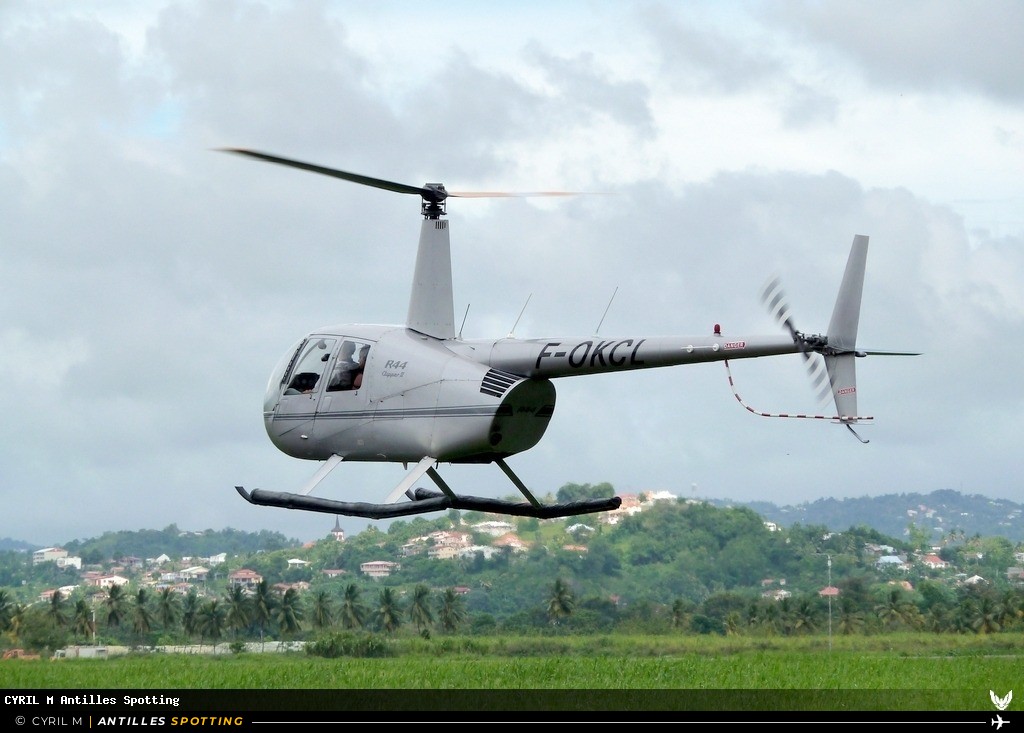 F-OCKL · Robinson R44, Héli Blue, Martinique – Aimé Césaire