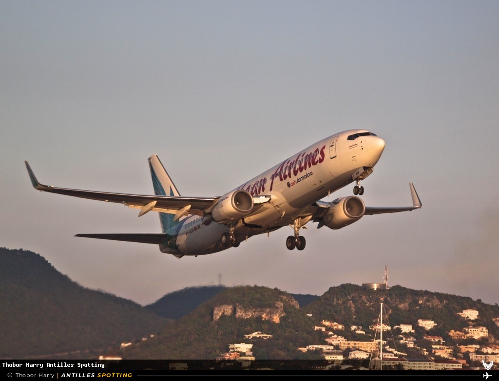 9Y-KIN · Boeing 737-800, Caribbean Airlines, Sint Maarten – Princess Juliana