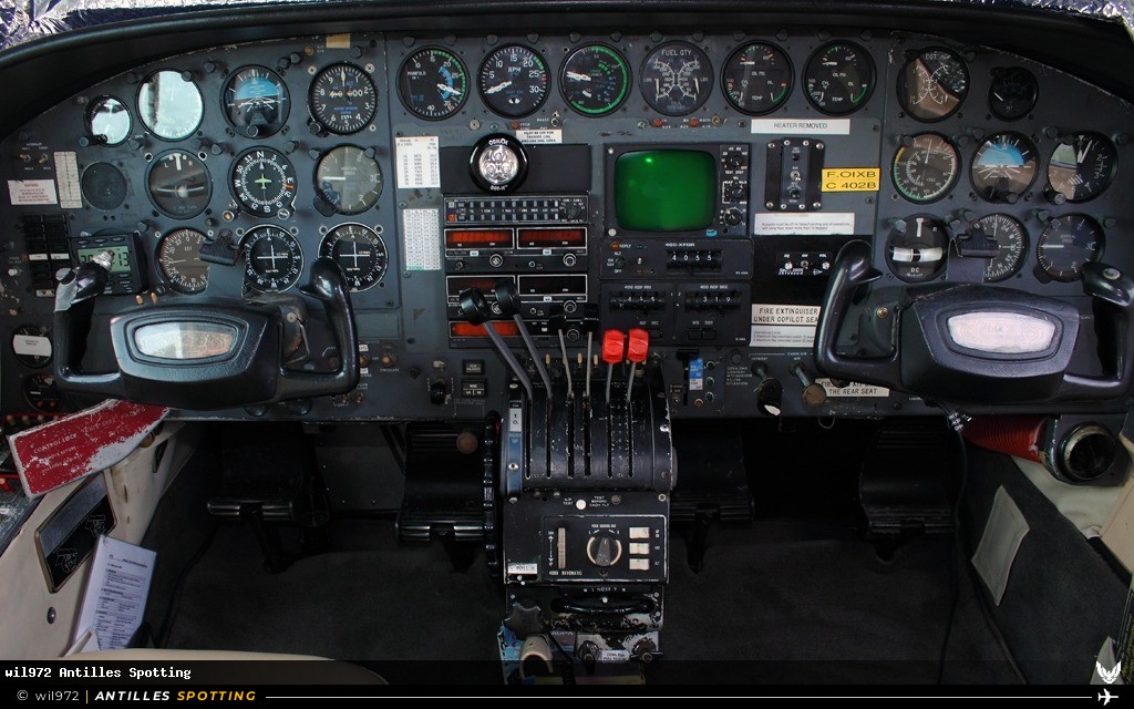 F-OIXB · Cessna 402, Airawak, Martinique – Aimé Césaire