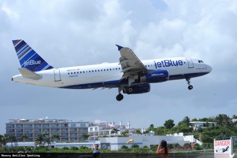 N537JT · Airbus A320, Sint Maarten – Princess Juliana