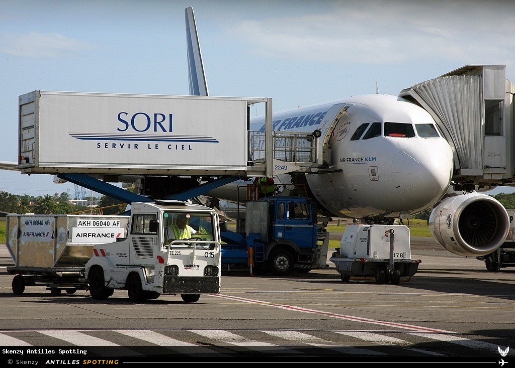 F-GKXQ · Airbus A320, Air France, Pointe-à-Pitre – Maryse Condé