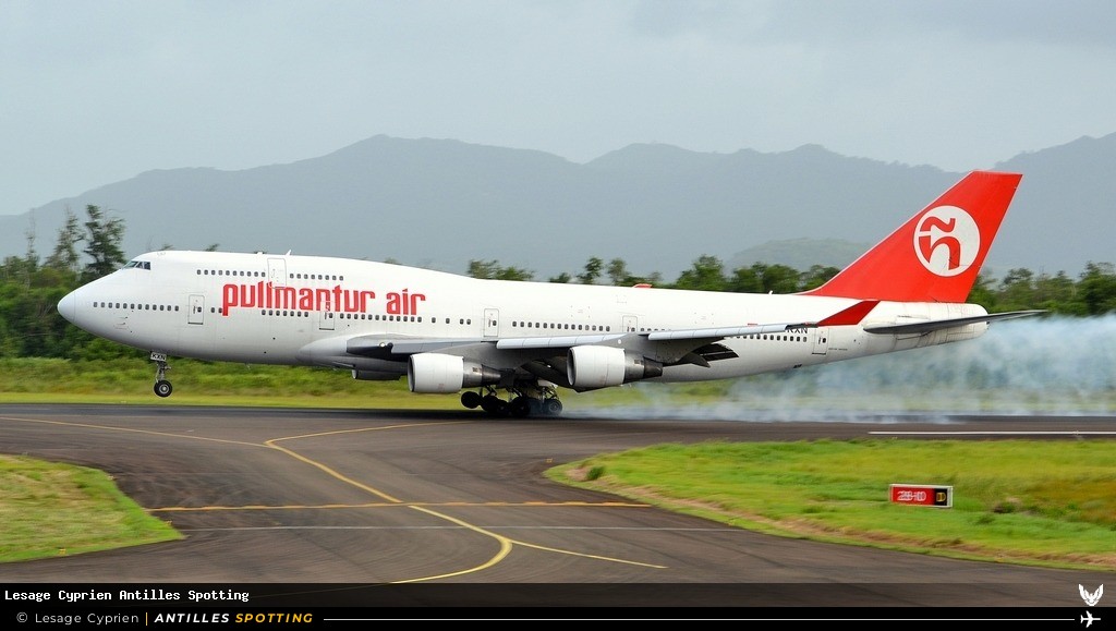EC-KXN · Boeing 747-400, Pullmantur Air, Martinique – Aimé Césaire