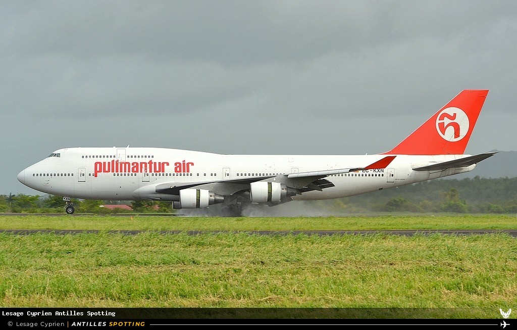 EC-KXN · Boeing 747-400, Pullmantur Air, Martinique – Aimé Césaire
