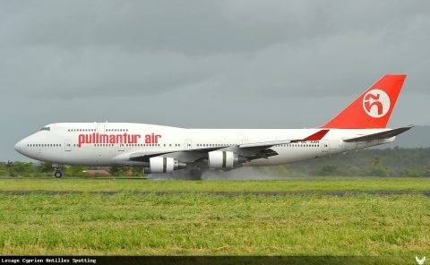 EC-KXN · Boeing 747-400, Martinique – Aimé Césaire