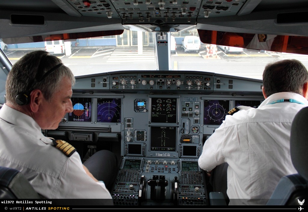 F-OONE · Airbus A330-300, Air Caraïbes, Paris-Orly