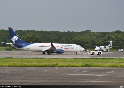 XA-MIA · Boeing 737-800, Pointe-à-Pitre – Maryse Condé