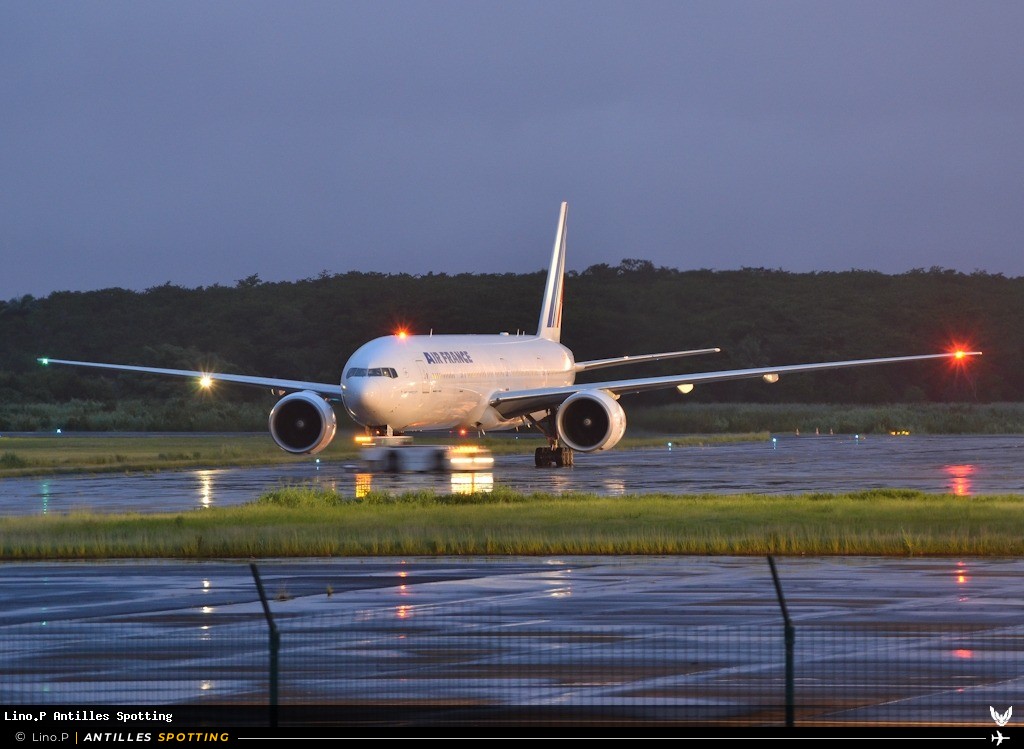 F-GSQO · Boeing 777-300ER, Air France, Pointe-à-Pitre – Maryse Condé