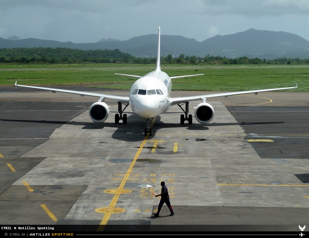 F-GKXQ · Airbus A320, Air France, Martinique – Aimé Césaire