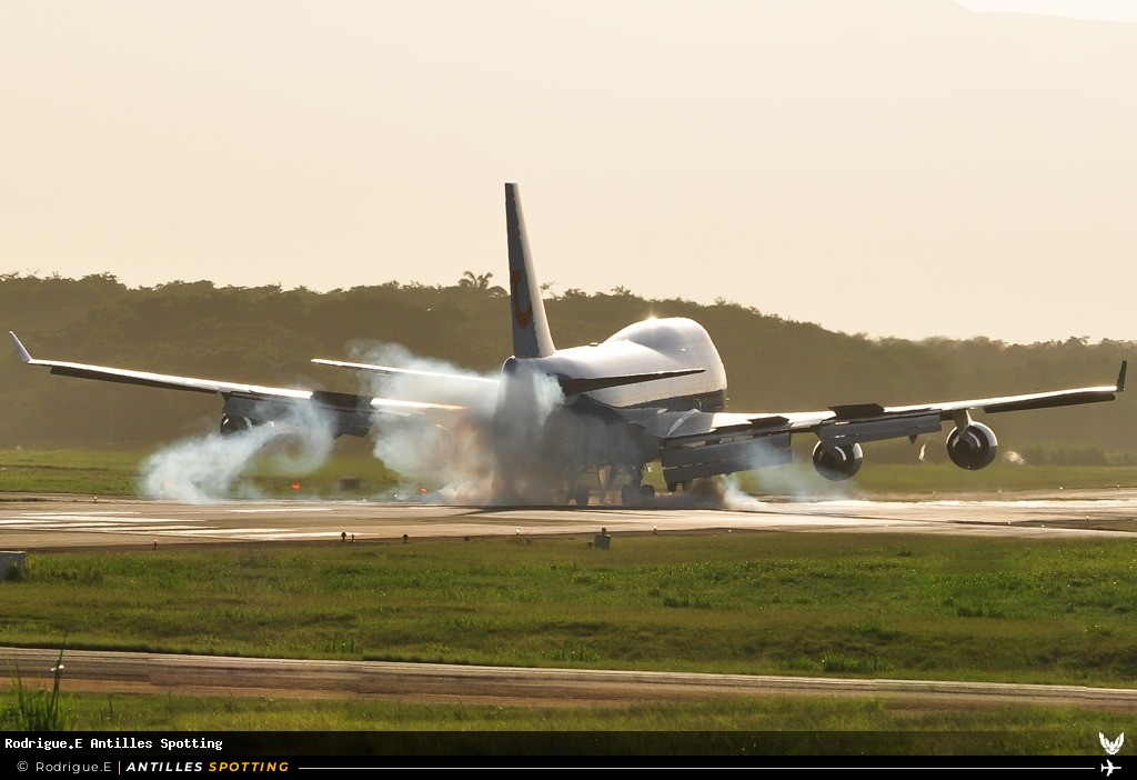 F-HSEA · Boeing 747-400, Corsairfly, Pointe-à-Pitre – Maryse Condé