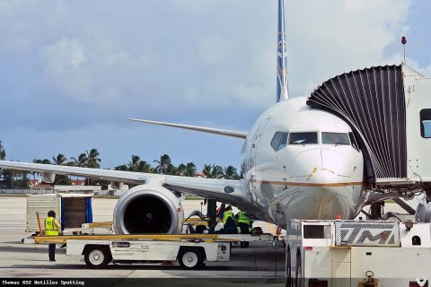 HP-1375CMP · Boeing 737-700, Sint Maarten – Princess Juliana