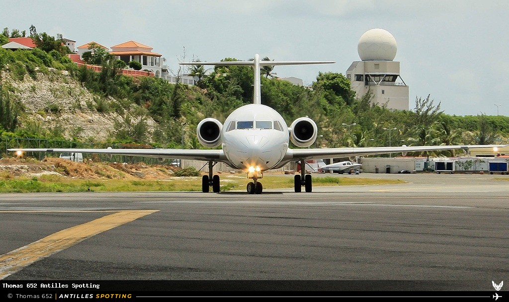 PJ-DAB · Fokker 100, Dutch Antilles Express, Sint Maarten – Princess Juliana