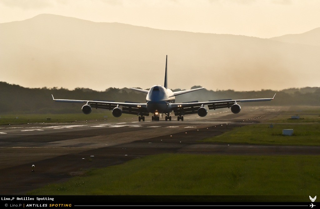 F-HLOV · Boeing 747-400, Corsairfly, Pointe-à-Pitre – Maryse Condé