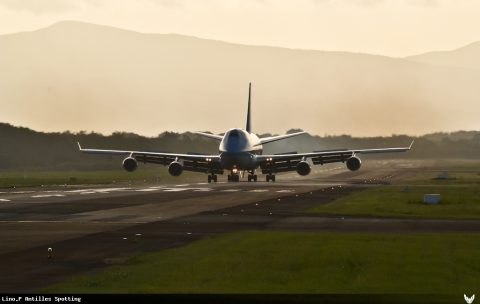 F-HLOV · Boeing 747-400, Pointe-à-Pitre – Maryse Condé