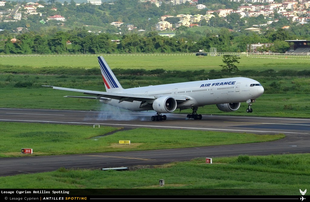 F-GSQN · Boeing 777-300ER, Air France, Martinique – Aimé Césaire