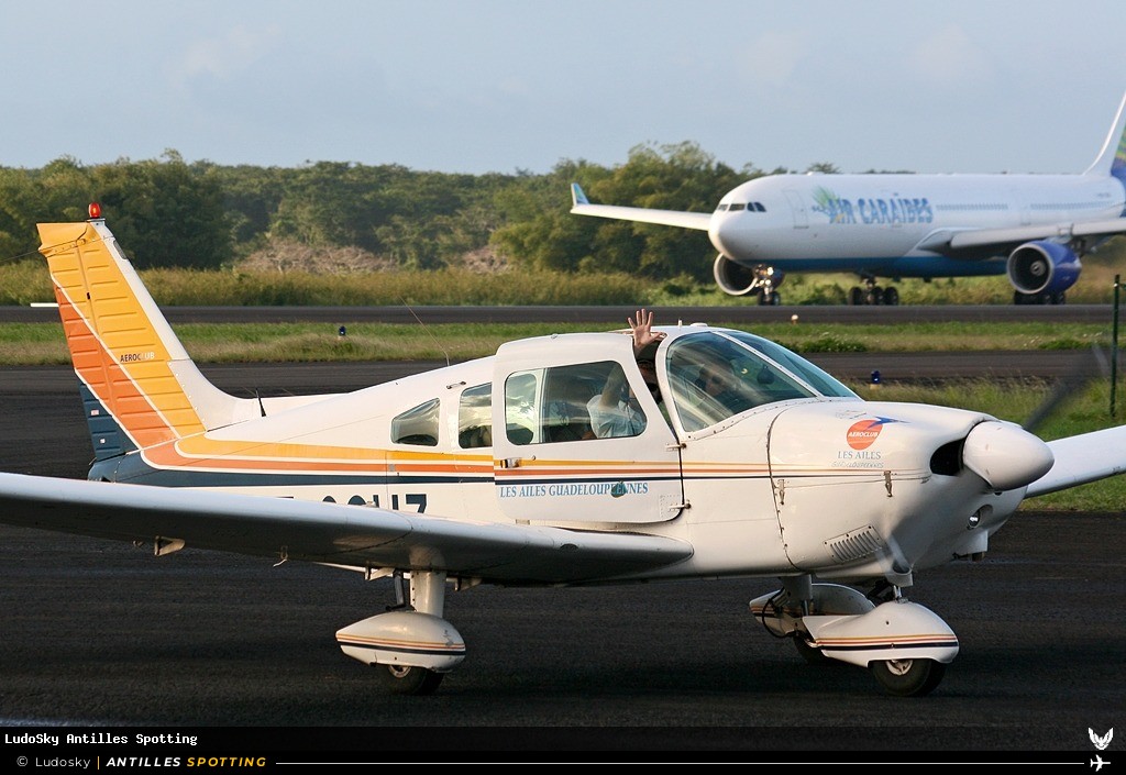 F-OGHZ · Piper PA-28 Cherokee / Warrior / Archer, Aéroclub Les Ailes Guadeloupéennes, Pointe-à-Pitre – Maryse Condé