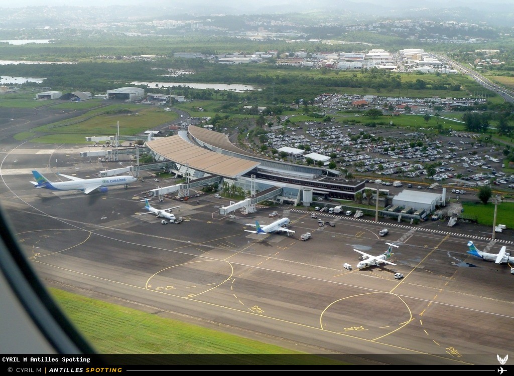 Aéroport · Terminal, TFFF - Martinique – Aimé Césaire, Martinique – Aimé Césaire