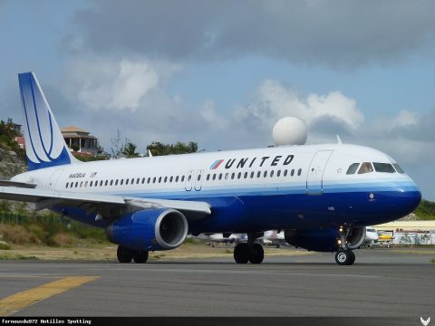 N408UA · Airbus A320, Sint Maarten – Princess Juliana