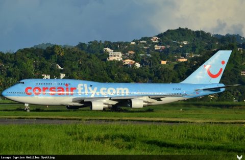 F-HLOV · Boeing 747-400 (2011)
