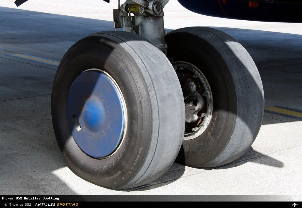 N734MA · Boeing 737-800, Miami Air, Pointe-à-Pitre – Maryse Condé
