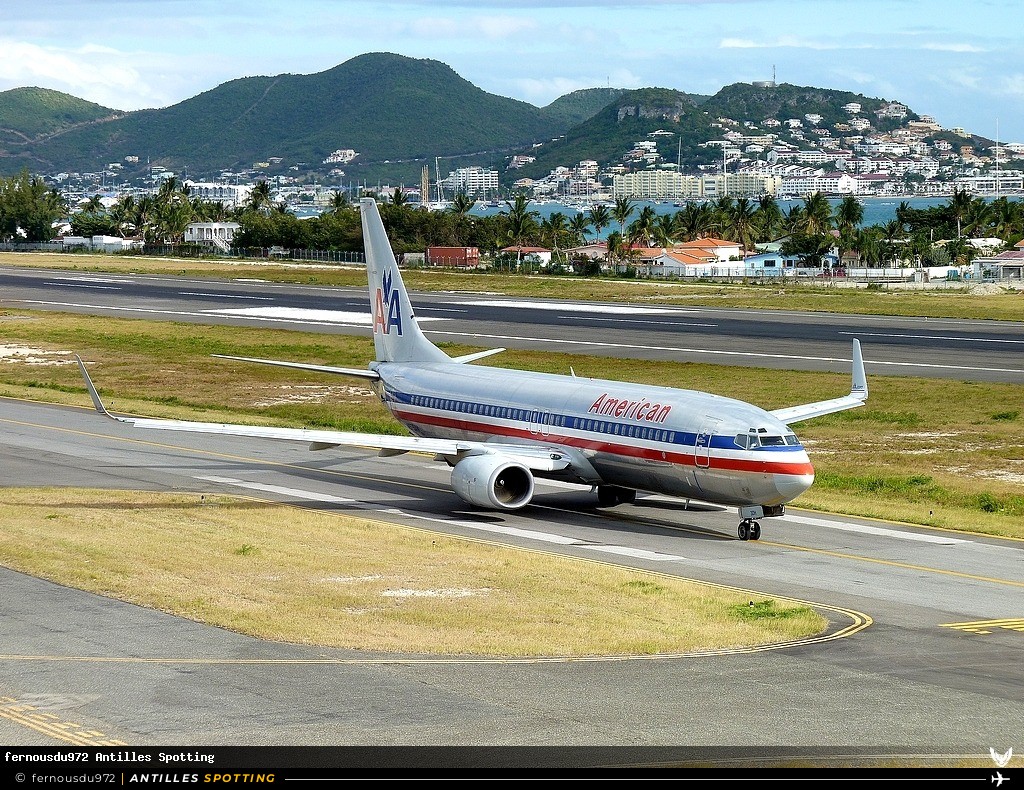 N975AN · Boeing 737-800, American Airlines, Sint Maarten – Princess Juliana
