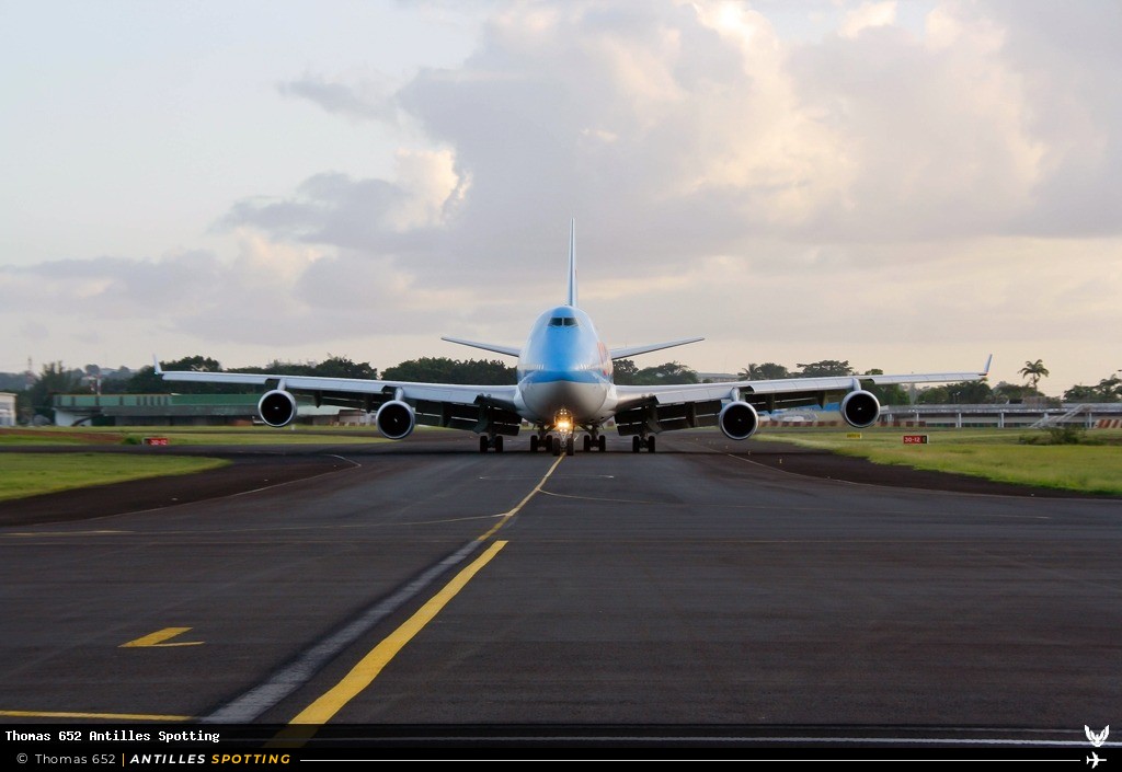 F-HLOV · Boeing 747-400, Corsairfly, Pointe-à-Pitre – Maryse Condé
