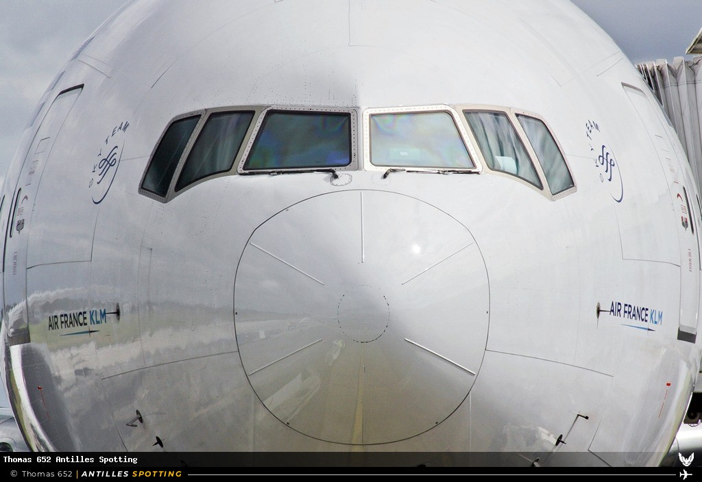 F-GSQR · Boeing 777-300ER, Air France, Pointe-à-Pitre – Maryse Condé
