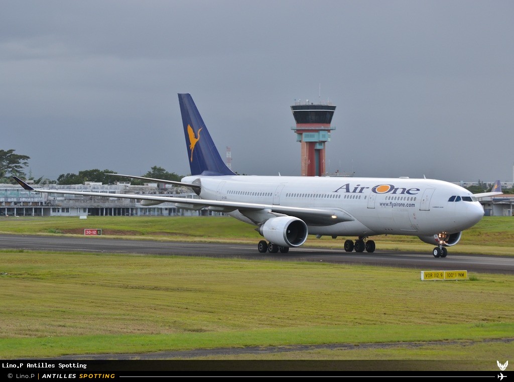 EI-DIR · Airbus A330-200, Air One, Pointe-à-Pitre – Maryse Condé