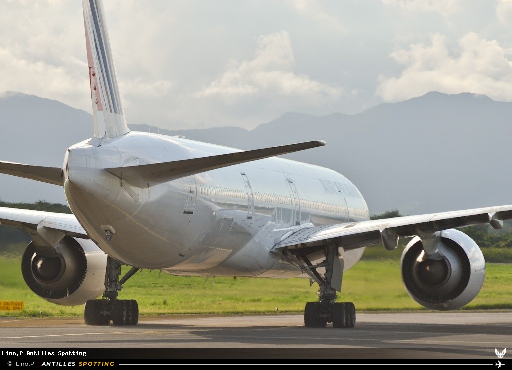 F-GSQP · Boeing 777-300ER, Air France, Pointe-à-Pitre – Maryse Condé