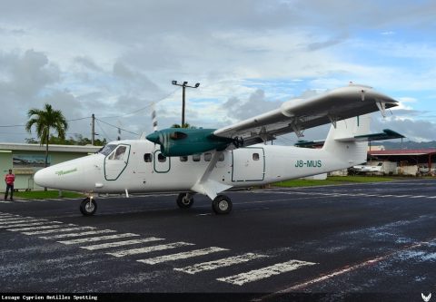 J8-MUS · De Havilland Canada DHC-6 Twin Otter (2011)