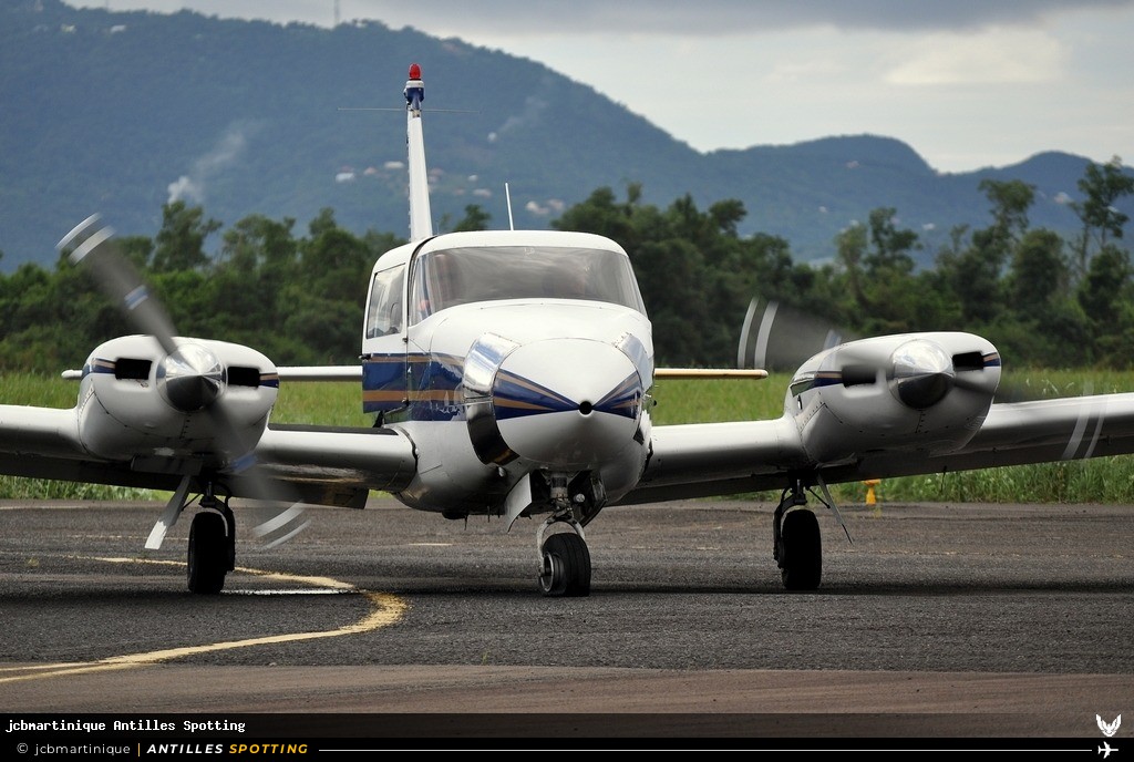 C-FRQS · Piper PA-30-160 Twin Comanche B, Morgan Air Services, Martinique – Aimé Césaire