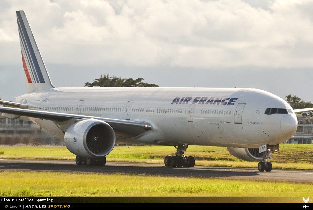 F-GSQP · Boeing 777-300ER, Air France, Pointe-à-Pitre – Maryse Condé