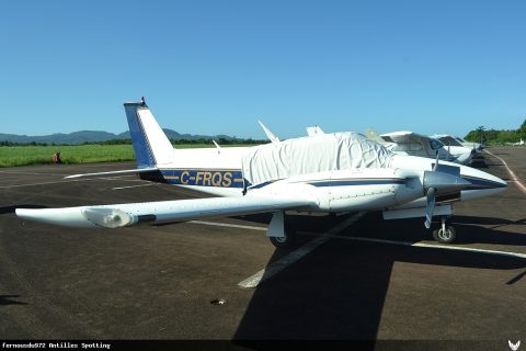 C-FRQS · Piper PA-30-160 Twin Comanche B (2011)