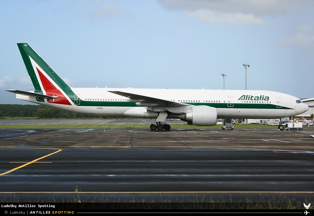 I-DISO · Boeing 777-200, Alitalia, Pointe-à-Pitre – Maryse Condé