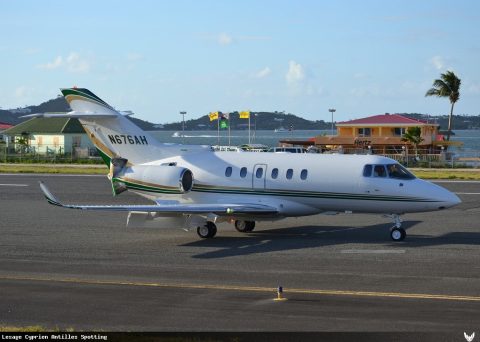N676AH · Hawker 800 / 900XP, Sint Maarten – Princess Juliana