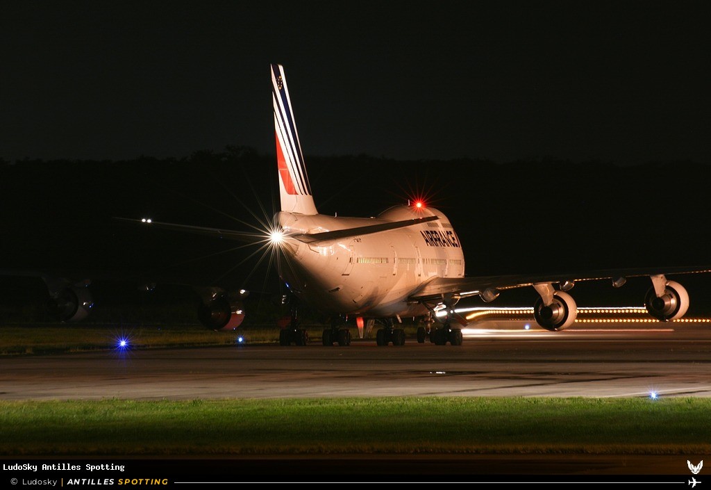 F-GITF · Boeing 747-400, Air France, Pointe-à-Pitre – Maryse Condé