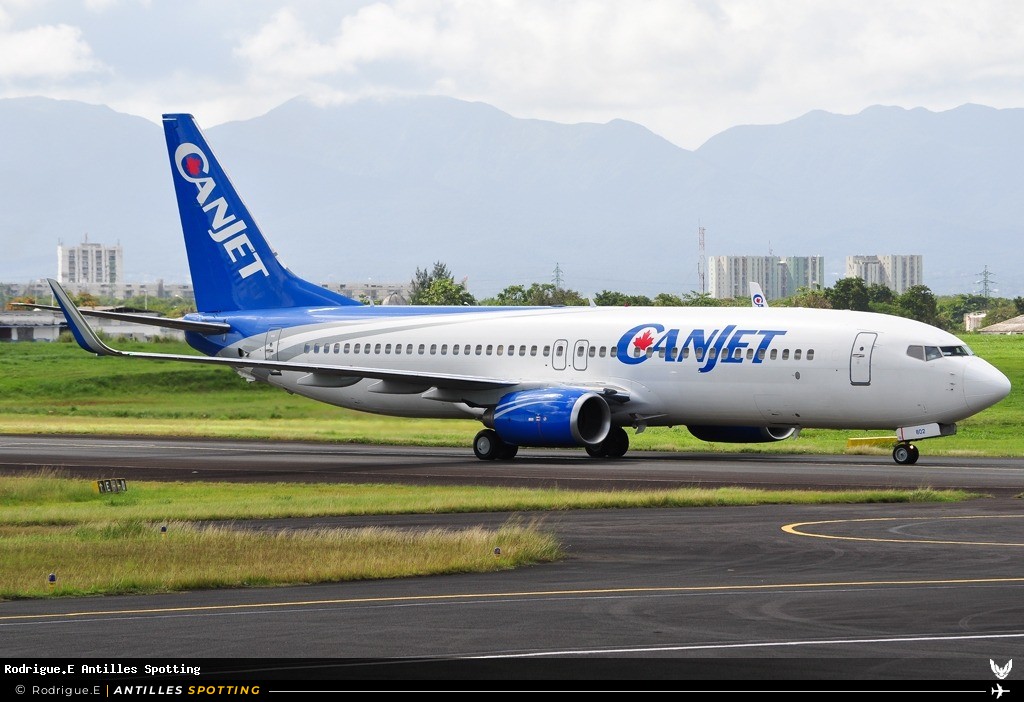 C-FTCZ · Boeing 737-800, CanJet, Pointe-à-Pitre – Maryse Condé