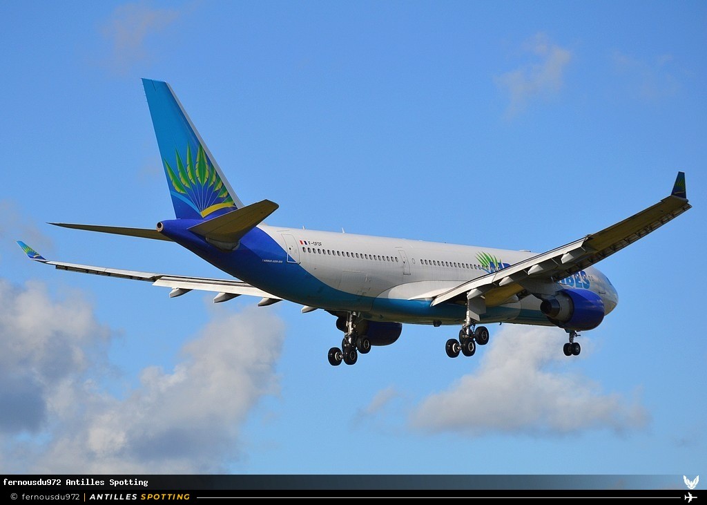 F-OFDF · Airbus A330-200, Air Caraïbes, Martinique – Aimé Césaire