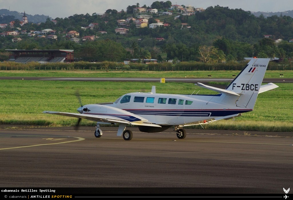 F-ZBCE · Reims Aviation F406 Caravan II, Douanes Françaises, Martinique – Aimé Césaire