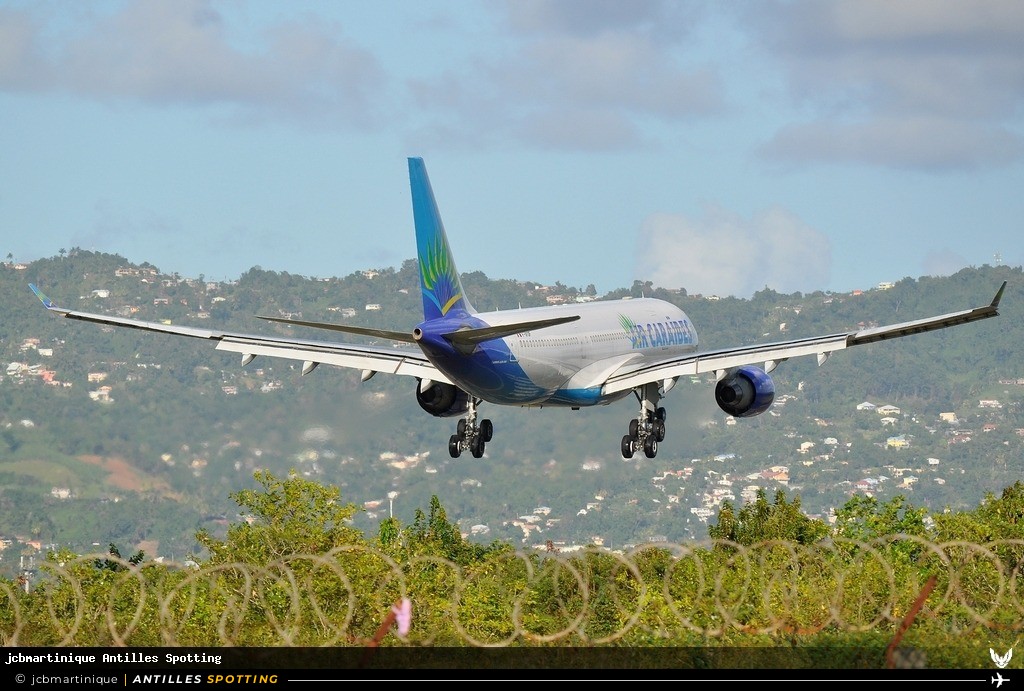 F-OFDF · Airbus A330-200, Air Caraïbes, Martinique – Aimé Césaire