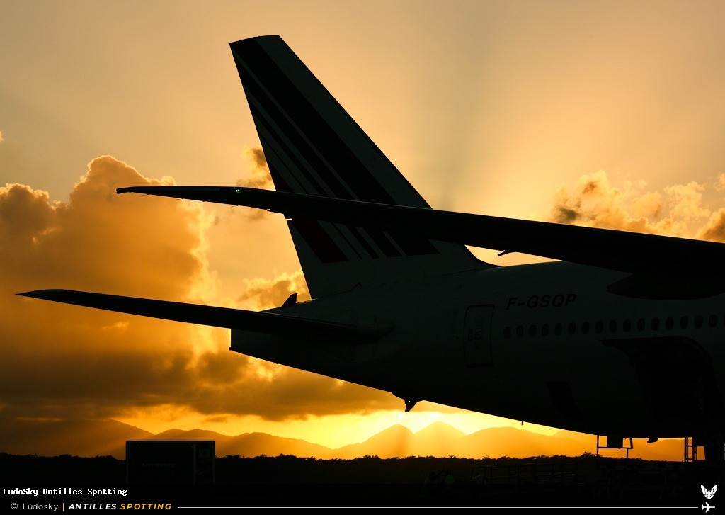 F-GSQP · Boeing 777-300ER, Air France, Pointe-à-Pitre – Maryse Condé