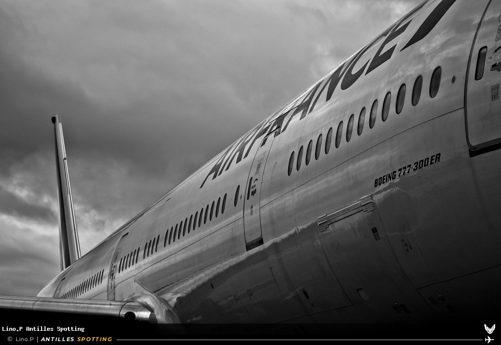 F-GZNF · Boeing 777-300ER, Air France, Pointe-à-Pitre – Maryse Condé