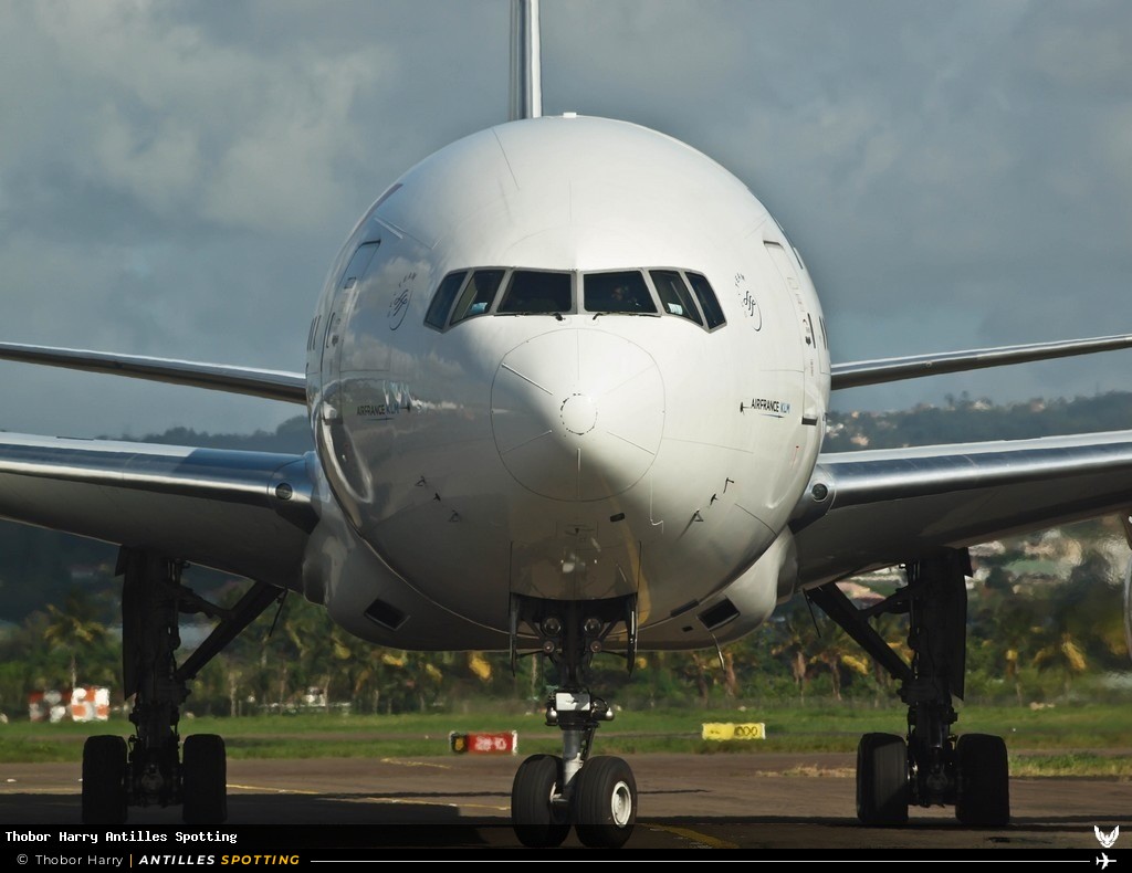 F-GZNG · Boeing 777-300ER, Air France, Martinique – Aimé Césaire
