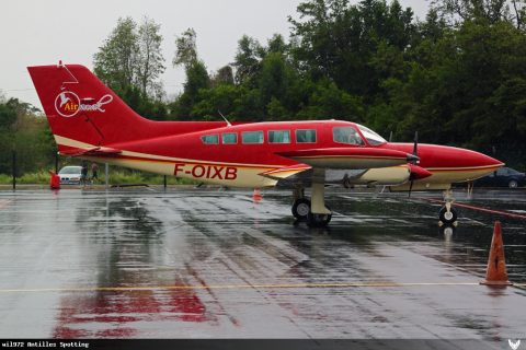 F-OIXB · Cessna 402 (2012)