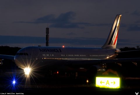F-GLZR · Airbus A340-300 (2012)