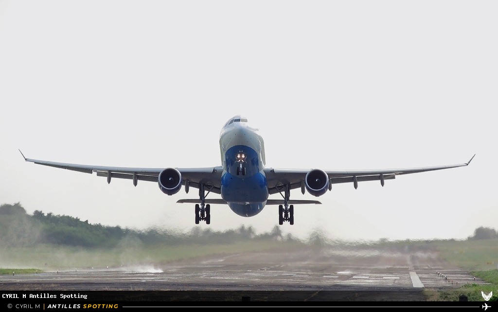 F-OONE · Airbus A330-300, Air Caraïbes, Martinique – Aimé Césaire