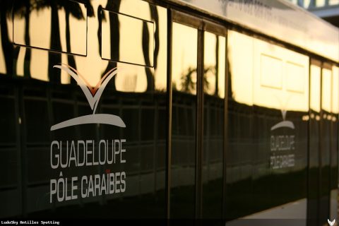 Aéroport · Véhicules, Pointe-à-Pitre – Maryse Condé